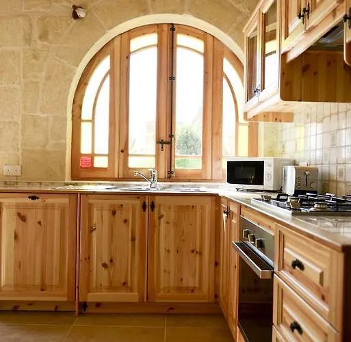 فيلة Mill House *